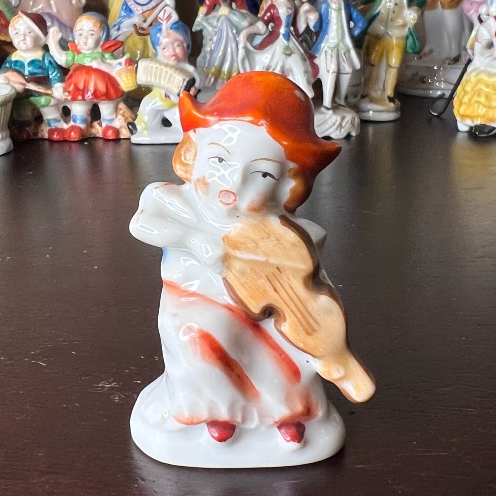 Vintage 1940's Made in Occupied Japan Girl Playing Violin Singing, Colonial Mini